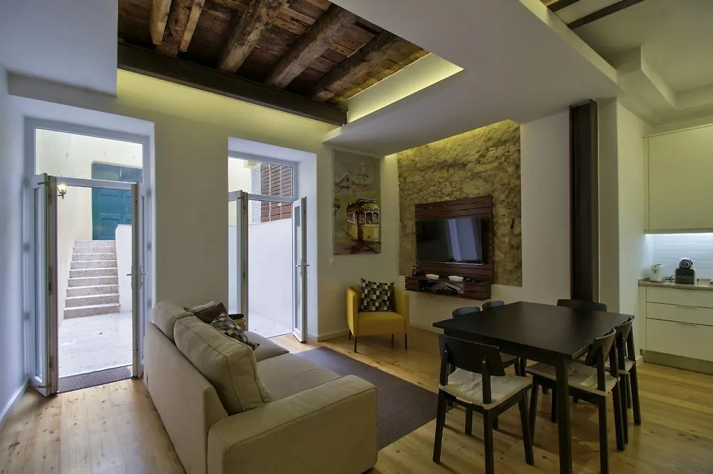Apartment Chiado Loreto location